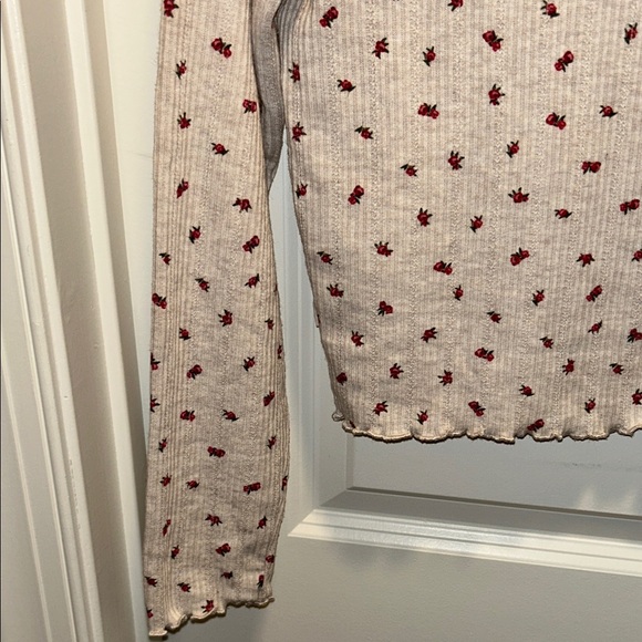 Primark Cream Ribbed Long Sleeve Top with Red Floral Print - Picture 7 of 15